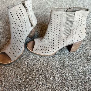 Tom’s open toe booties 7